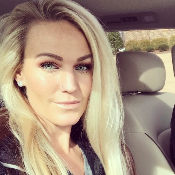 Meet your Posher, Brooke - Picture 2 of 2